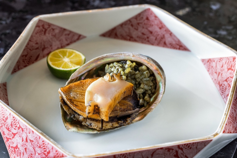 山口県産鮑の鉄板焼き