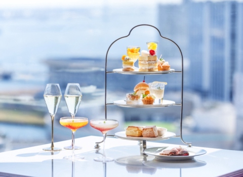 スカイラウンジ「ベイ・ビュー」アフタヌーンティーセット～ピーチ＆マンゴー～