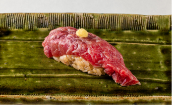 画像：寿司黒毛和牛の握り