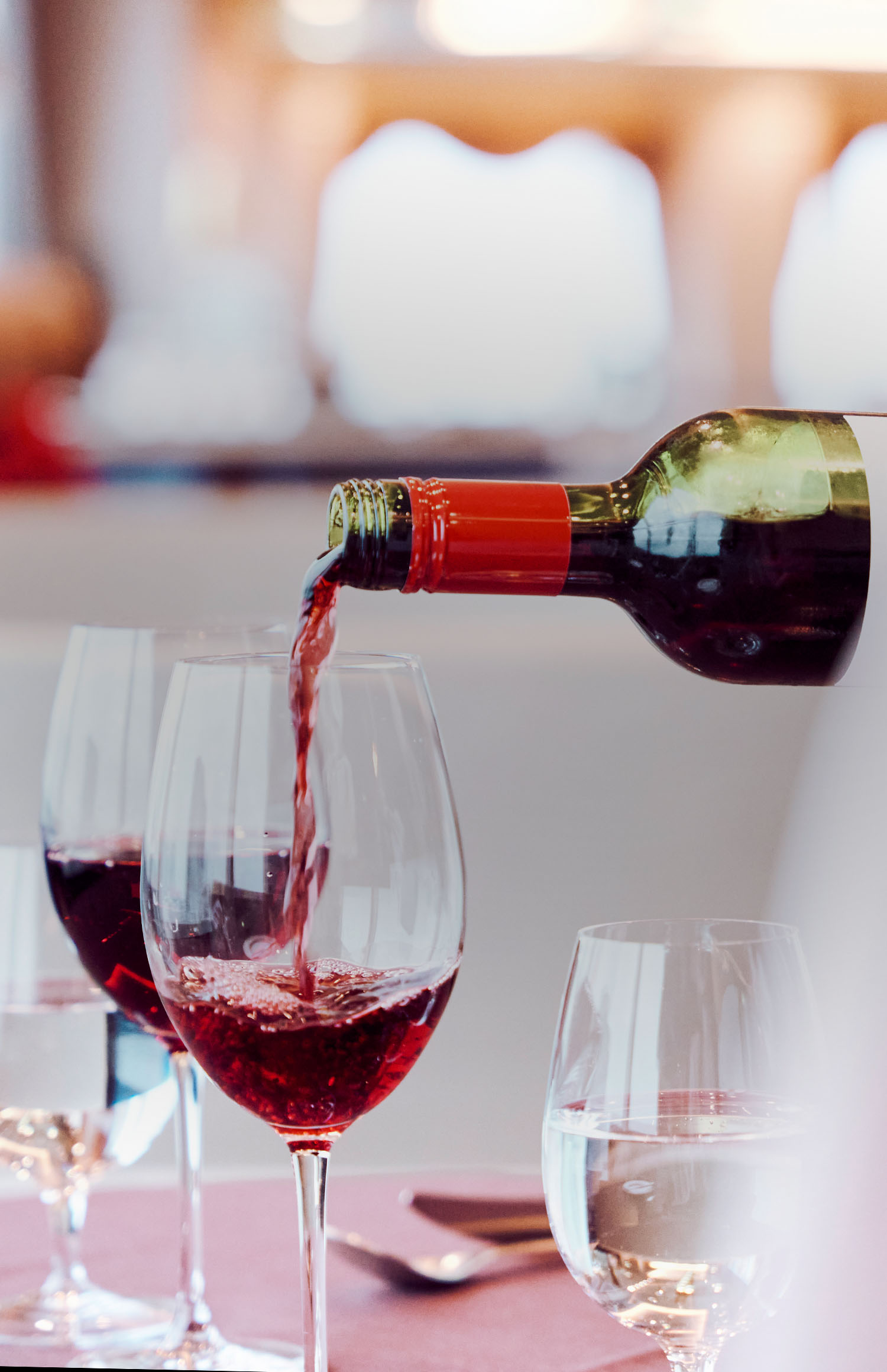 画像：ワイングラス