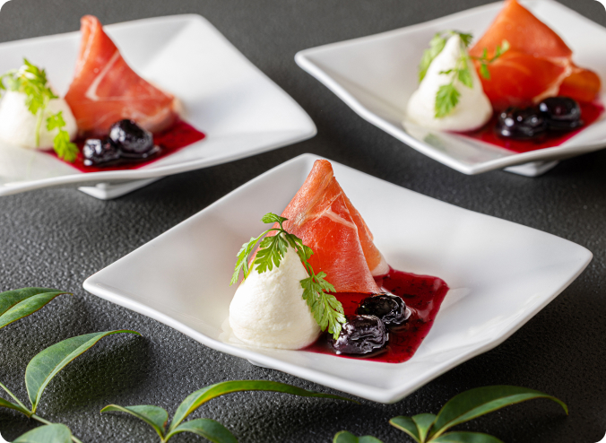 画像：ハスカップとマスカルポーネと生ハムのアンサンブル