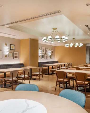 画像:オールデイダイニング「コンパス」内装 3