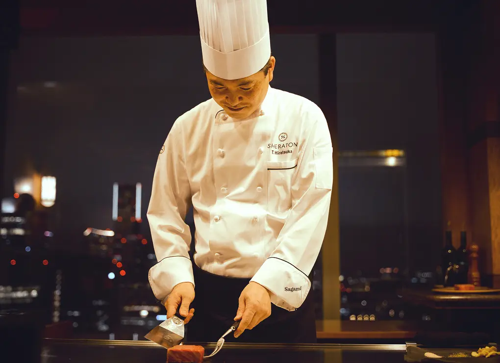 画像：鉄板焼「さがみ」のライブキッチン