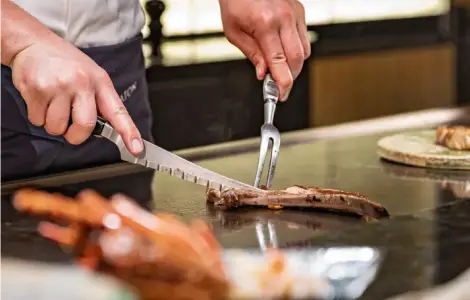 画像:鉄板割烹「山吹」の提供メニュー