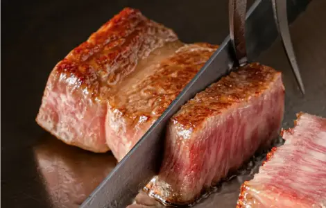 画像:鉄板割烹「山吹」の提供メニュー