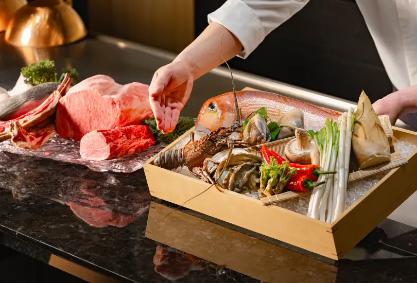 画像:鉄板割烹「山吹」の提供メニュー