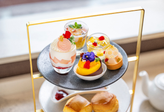 画像：贅沢なアフタヌーンティーセット