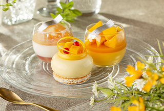 画像：グラスデザート＆季節のケーキ